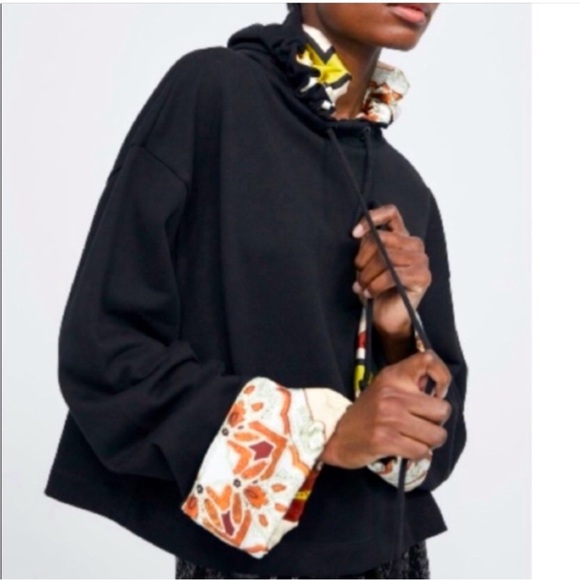 Zara Tops - Zara satin-lined hoodie sweatshirt black chain print size medium